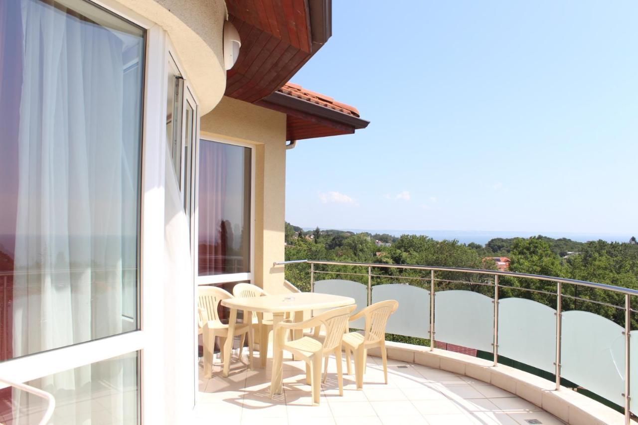 Complex Pika Hotel Golden Sands Ngoại thất bức ảnh