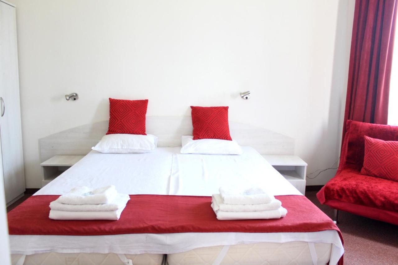 Complex Pika Hotel Golden Sands Ngoại thất bức ảnh