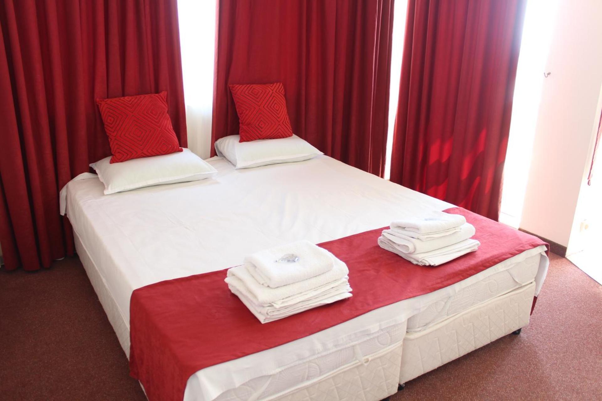 Complex Pika Hotel Golden Sands Phòng bức ảnh