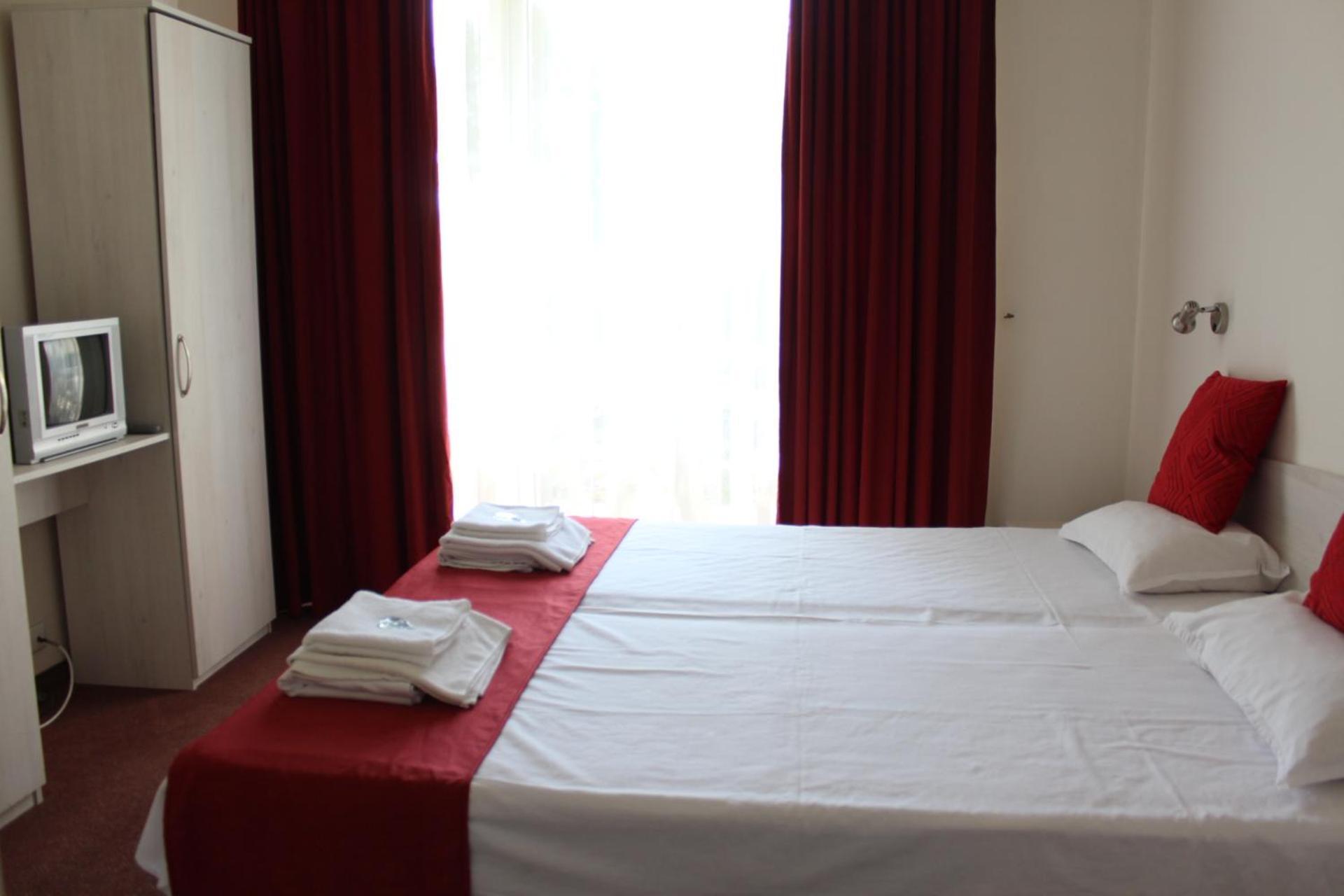 Complex Pika Hotel Golden Sands Phòng bức ảnh