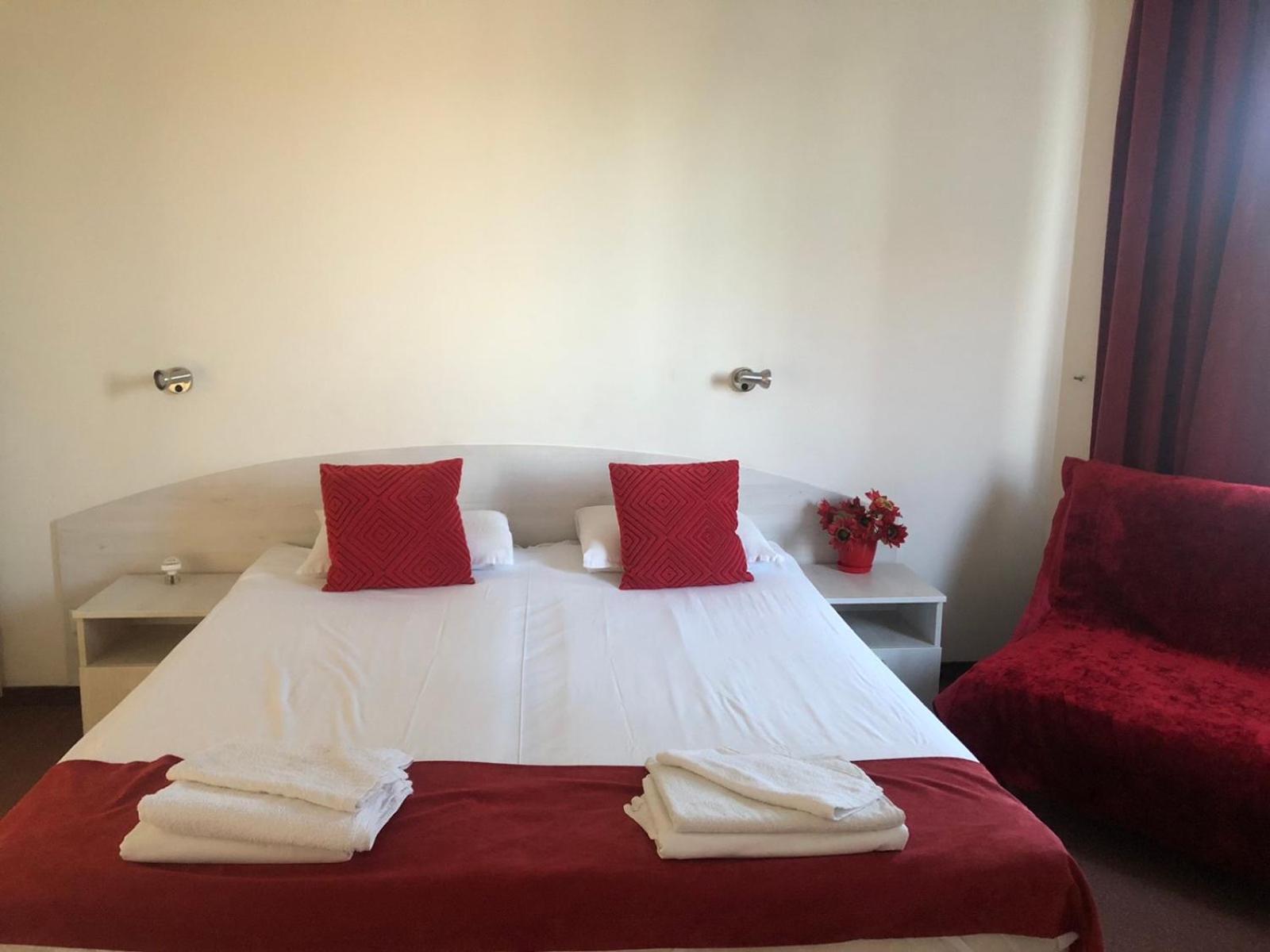 Complex Pika Hotel Golden Sands Ngoại thất bức ảnh