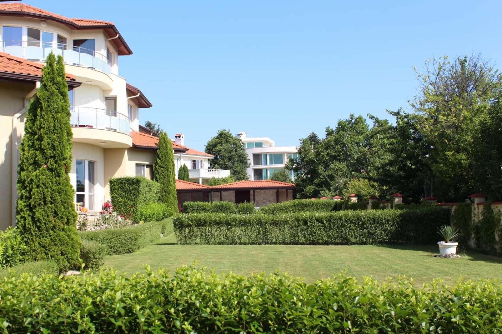 Complex Pika Hotel Golden Sands Ngoại thất bức ảnh