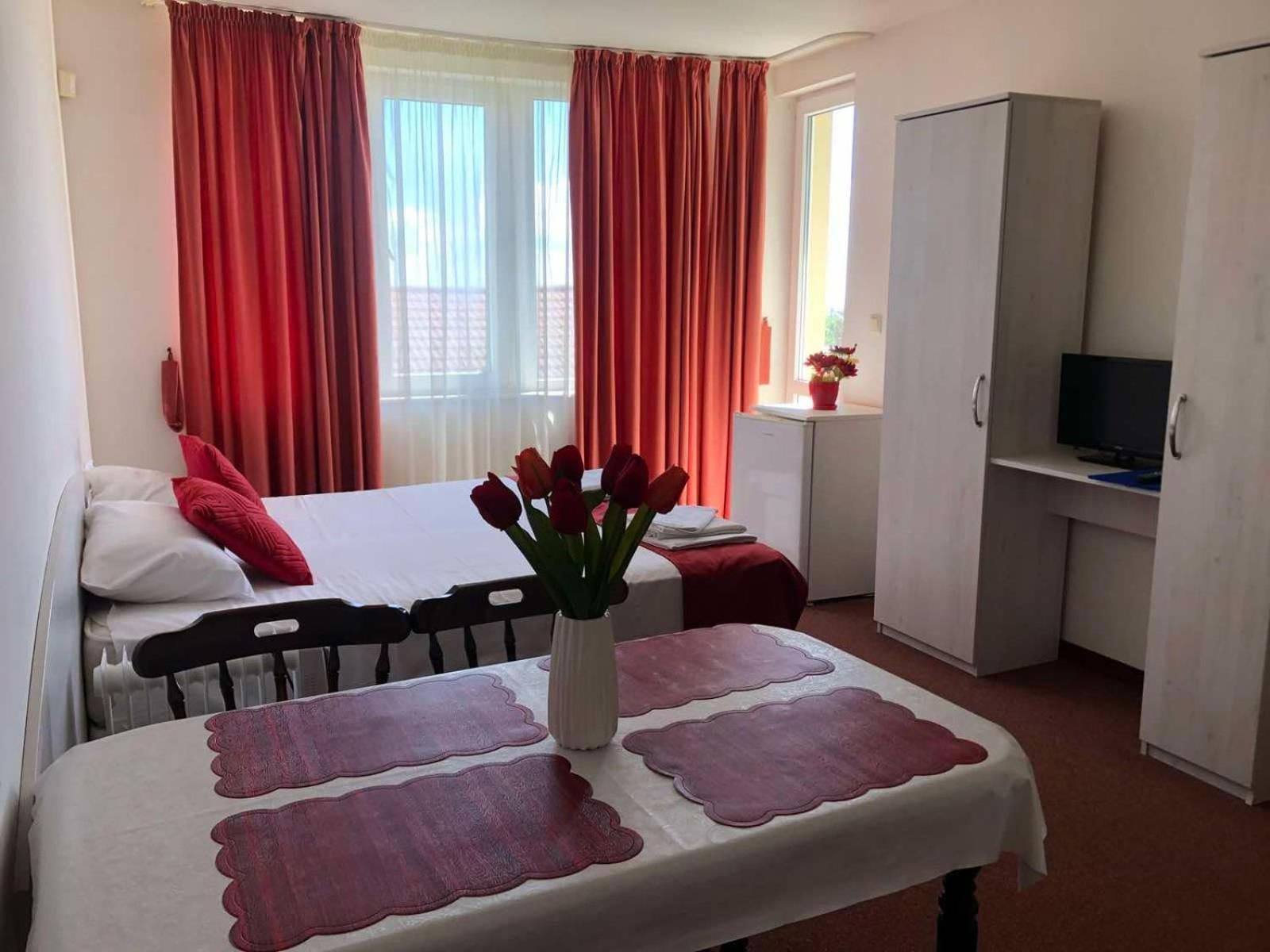 Complex Pika Hotel Golden Sands Phòng bức ảnh