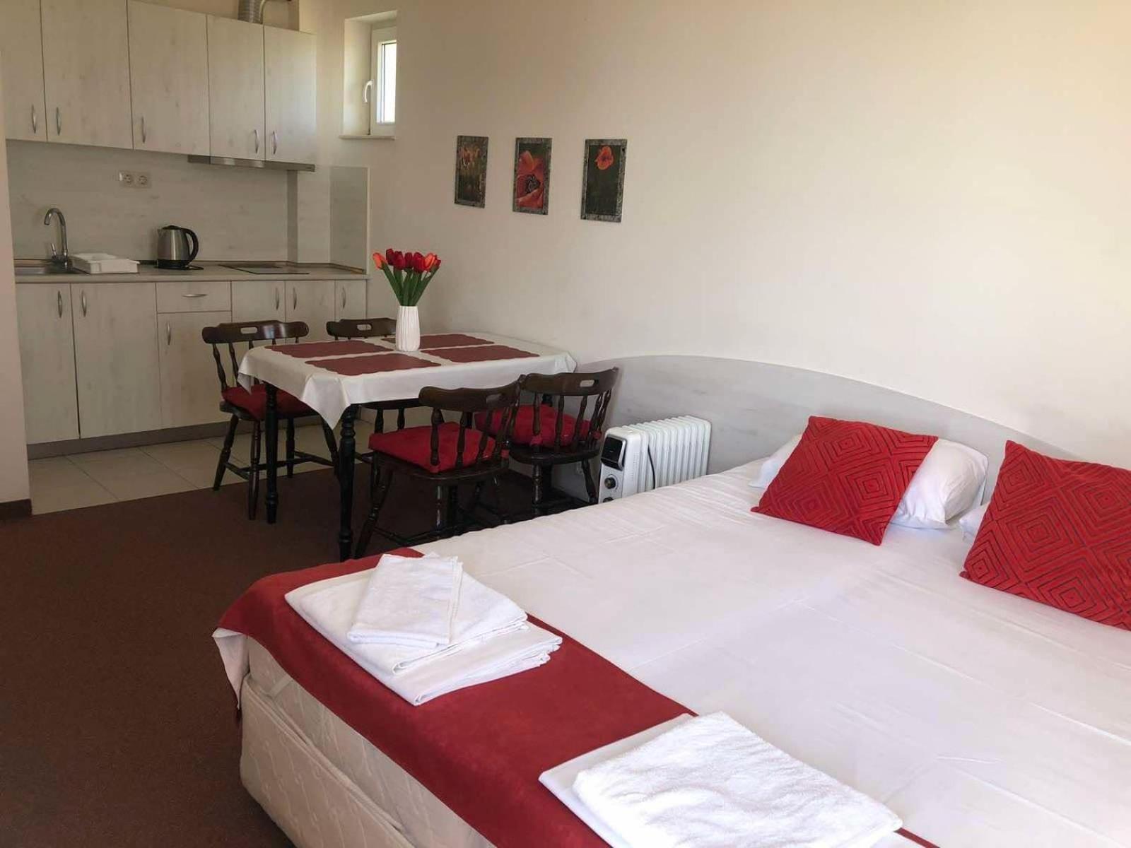 Complex Pika Hotel Golden Sands Phòng bức ảnh