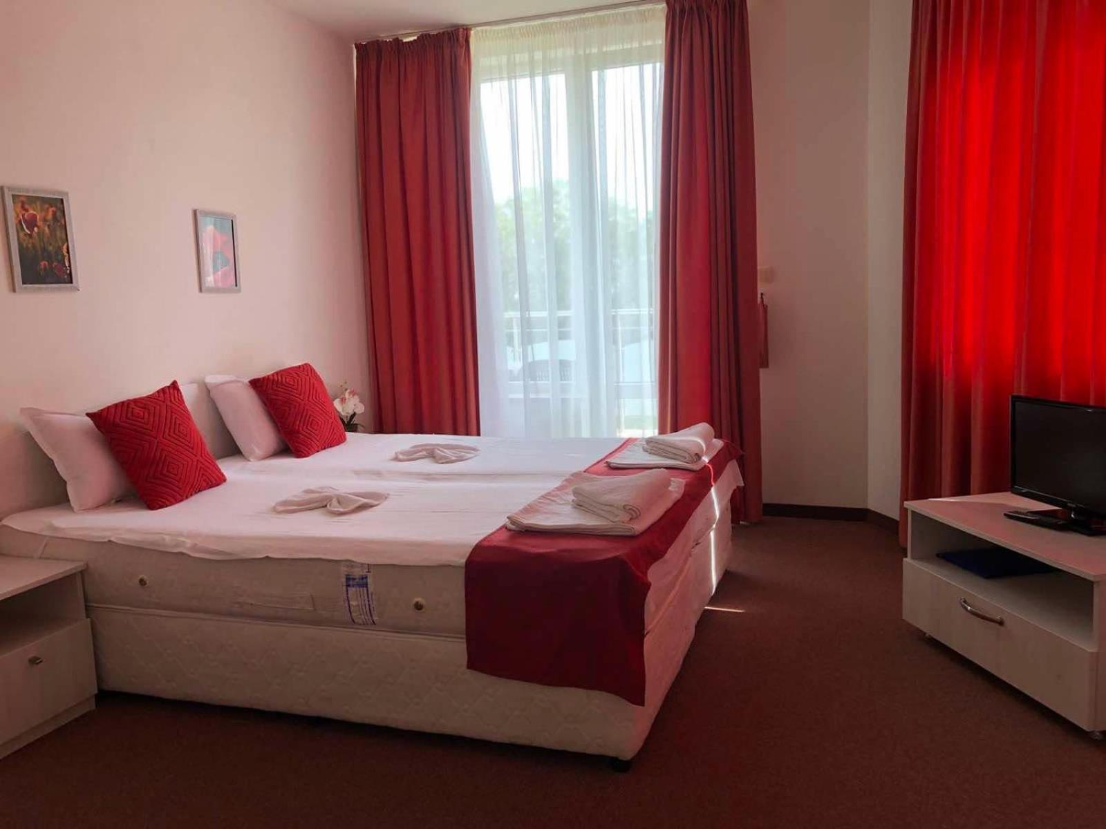 Complex Pika Hotel Golden Sands Phòng bức ảnh