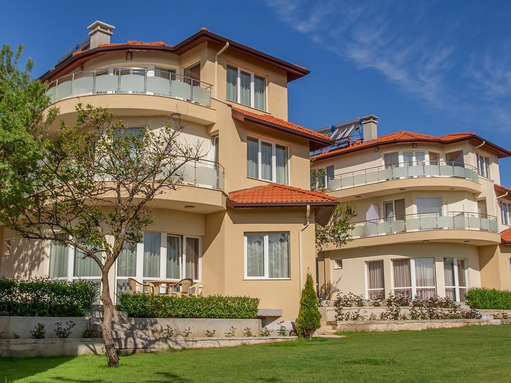 Complex Pika Hotel Golden Sands Ngoại thất bức ảnh